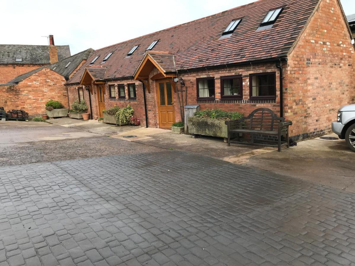Nuneaton - Cottage - Sleeps 2 - Parking - Garden エクステリア 写真